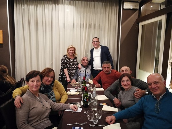 Gruppo a cena